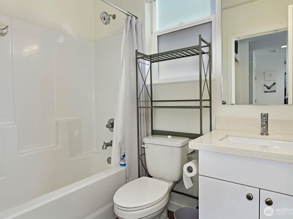 1017 NE 55th Street, Seattle WA 98105