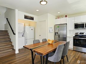 1017 NE 55th Street, Seattle WA 98105