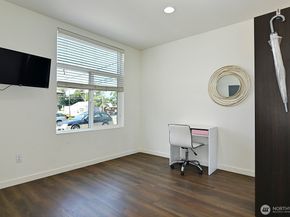 1017 NE 55th Street, Seattle WA 98105