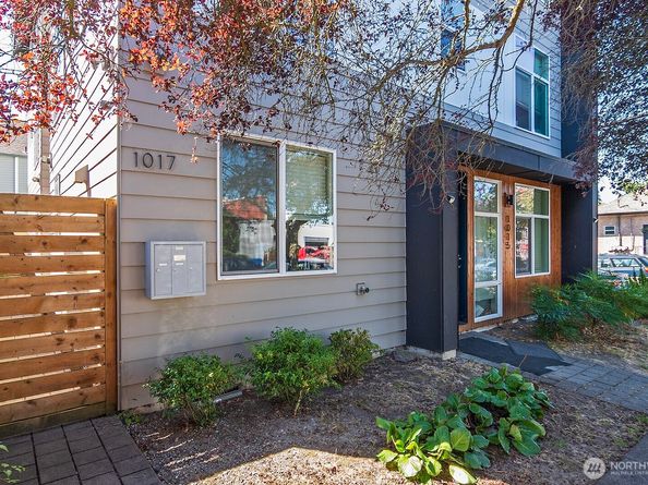 1017 NE 55th Street, Seattle WA 98105