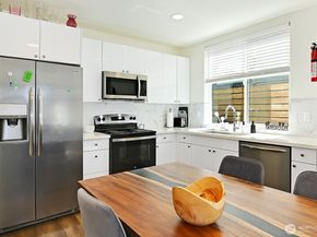 1017 NE 55th Street, Seattle WA 98105