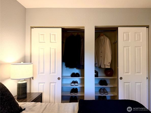 15934 SE 41st Place, Bellevue WA 98006