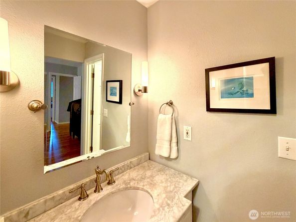 15934 SE 41st Place, Bellevue WA 98006