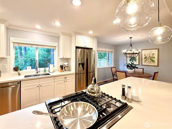 15934 SE 41st Place, Bellevue WA 98006