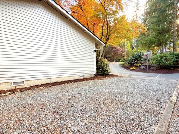 15934 SE 41st Place, Bellevue WA 98006