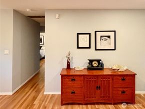 15934 SE 41st Place, Bellevue WA 98006