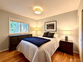 15934 SE 41st Place, Bellevue WA 98006