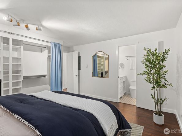 2636 22nd Avenue W 101, Seattle WA 98199