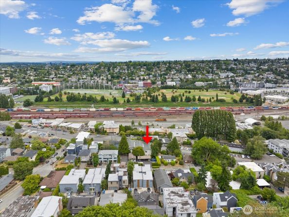 2636 22nd Avenue W 101, Seattle WA 98199