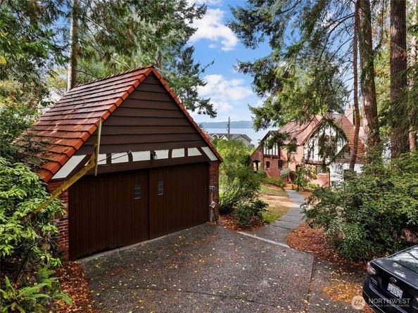 16349 Maplewild Avenue SW, Burien WA 98166