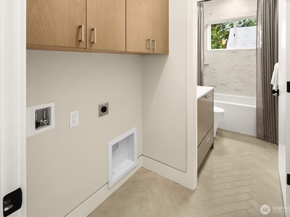 3949 B W Barrett Lane, Seattle WA 98199