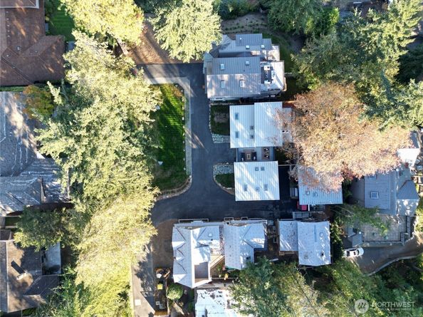 3949 B W Barrett Lane, Seattle WA 98199
