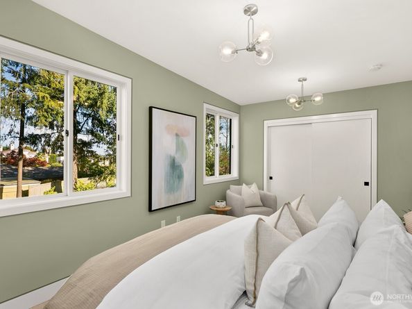 3949 B W Barrett Lane, Seattle WA 98199