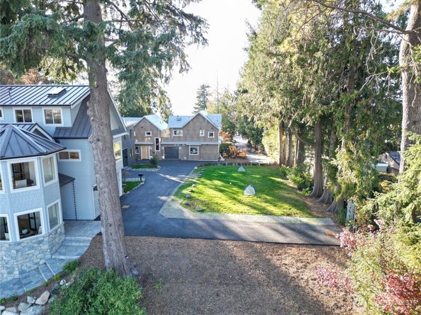3949 B W Barrett Lane, Seattle WA 98199