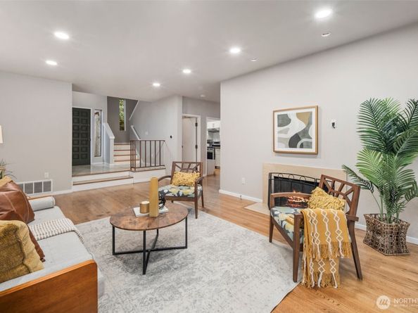 19523 86th Avenue W 523, Edmonds WA 98026