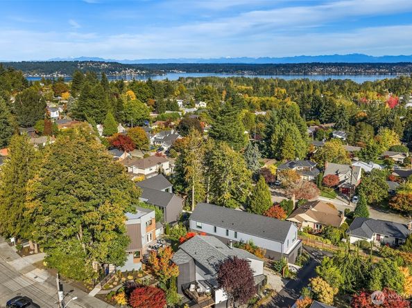 6206 52nd Avenue NE, Seattle WA 98115