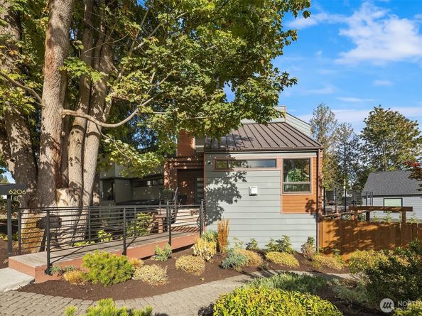 6206 52nd Avenue NE, Seattle WA 98115