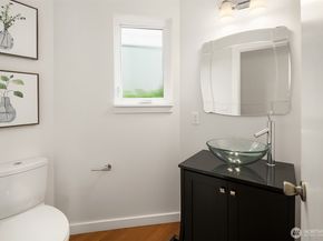 6206 52nd Avenue NE, Seattle WA 98115