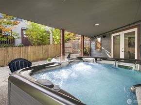 6206 52nd Avenue NE, Seattle WA 98115