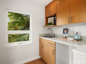 6206 52nd Avenue NE, Seattle WA 98115