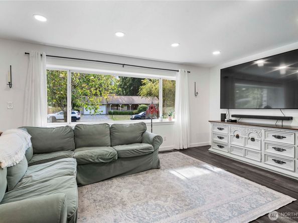 620 S 301st Street, Federal Way WA 98003