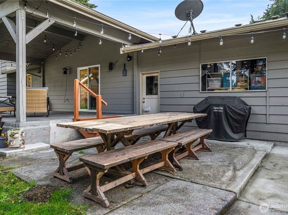 620 S 301st Street, Federal Way WA 98003
