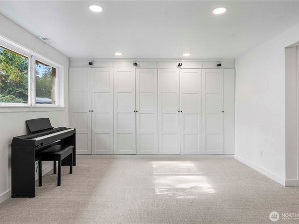 620 S 301st Street, Federal Way WA 98003