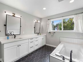 620 S 301st Street, Federal Way WA 98003