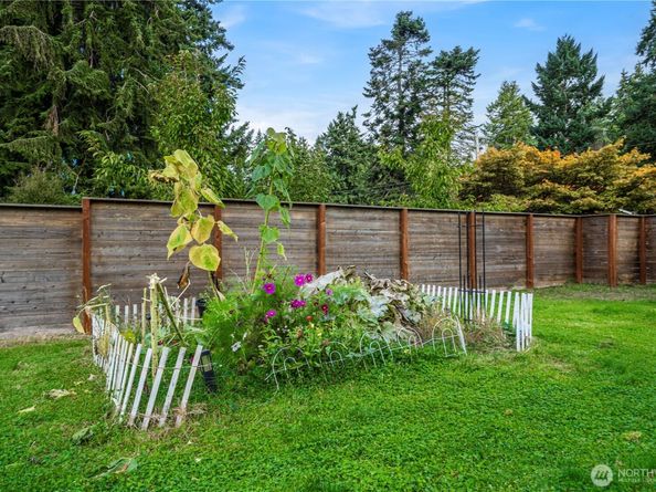 620 S 301st Street, Federal Way WA 98003