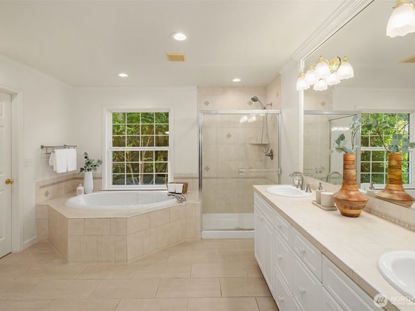 4936 163rd Place SE, Bellevue WA 98006