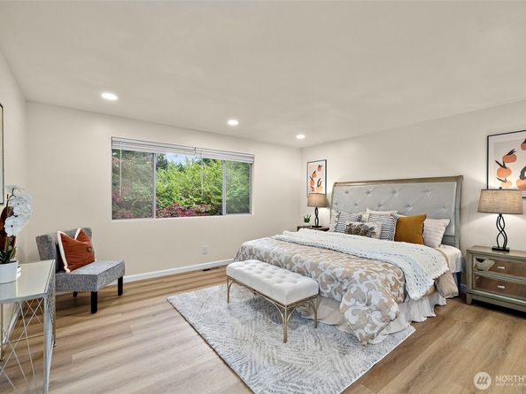 16559 SE 45th Place, Bellevue WA 98006