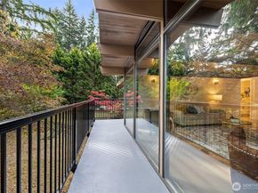 16559 SE 45th Place, Bellevue WA 98006
