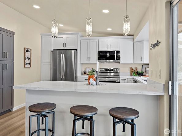 16559 SE 45th Place, Bellevue WA 98006