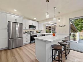 16559 SE 45th Place, Bellevue WA 98006