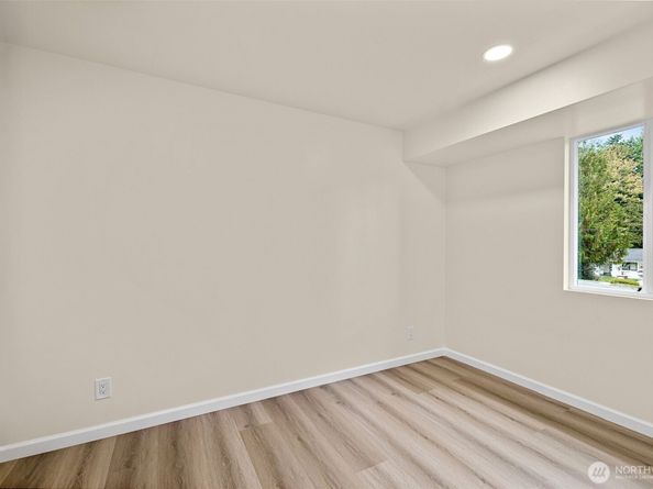 16559 SE 45th Place, Bellevue WA 98006