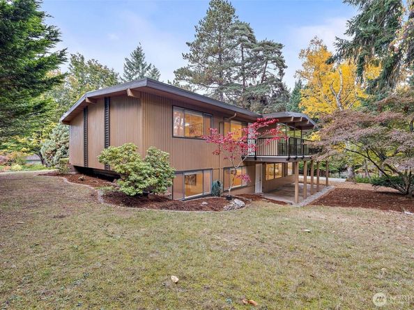 16559 SE 45th Place, Bellevue WA 98006