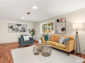 19541 129th Court NE, Bothell WA 98011