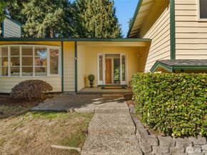 19541 129th Court NE, Bothell WA 98011