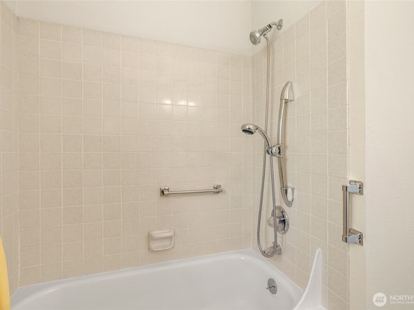 19541 129th Court NE, Bothell WA 98011