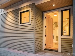 2010 9th Street W, Kirkland WA 98033