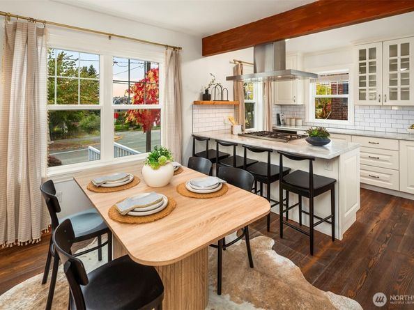 2006 28th Avenue W, Seattle WA 98199