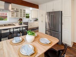 2006 28th Avenue W, Seattle WA 98199