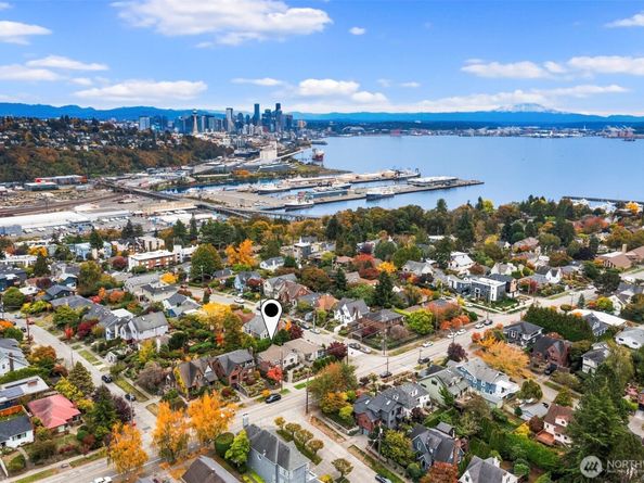 2006 28th Avenue W, Seattle WA 98199