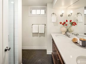 2006 28th Avenue W, Seattle WA 98199
