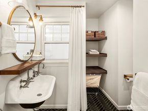 2006 28th Avenue W, Seattle WA 98199