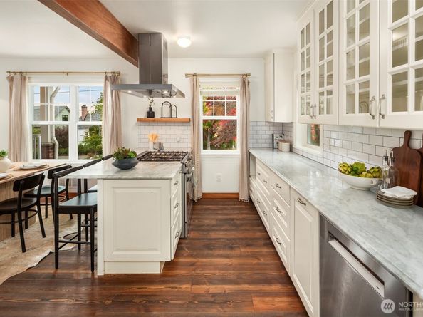 2006 28th Avenue W, Seattle WA 98199
