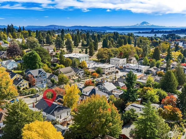 5537 29th Avenue NE, Seattle WA 98105