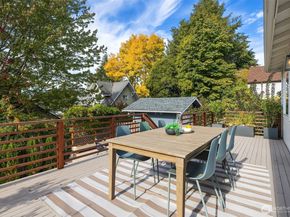 5537 29th Avenue NE, Seattle WA 98105