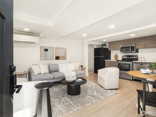5537 29th Avenue NE, Seattle WA 98105