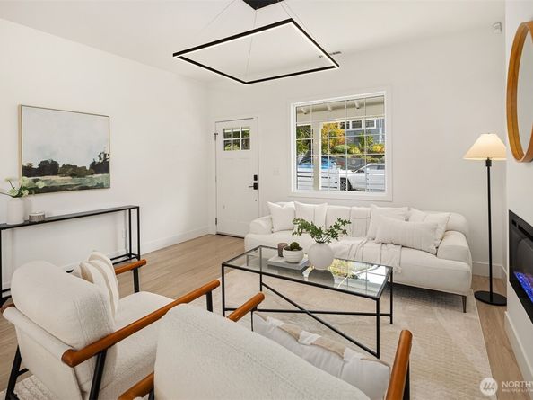 5537 29th Avenue NE, Seattle WA 98105